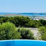 Tin Coves Noves